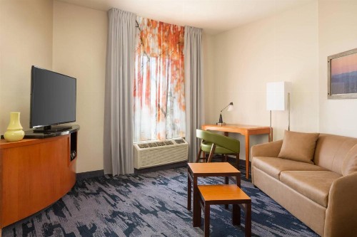 Fairfield Inn & Suites by Marriott Selma Kingsburg - image 12