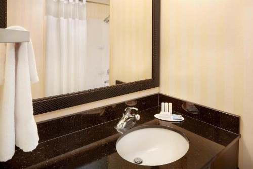 Fairfield Inn & Suites by Marriott Selma Kingsburg - image 15