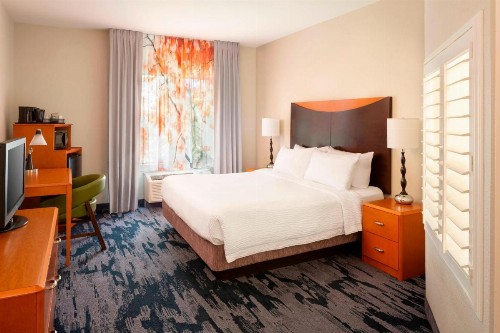 Fairfield Inn & Suites by Marriott Selma Kingsburg - image 16