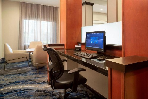 Fairfield Inn & Suites by Marriott Selma Kingsburg - image 19