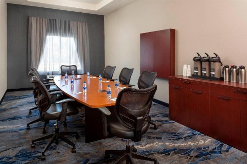 Fairfield Inn & Suites by Marriott Selma Kingsburg - image 2