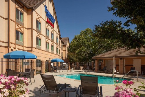 Fairfield Inn & Suites by Marriott Selma Kingsburg - image 6