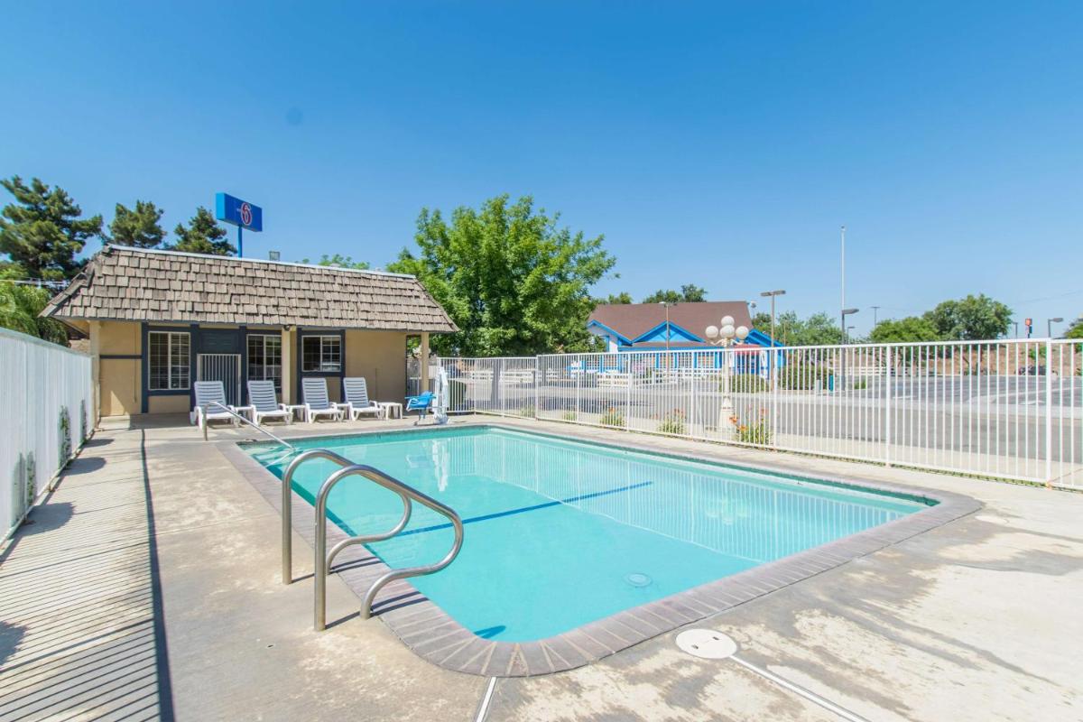 Motel 6-Kingsburg CA - image 5