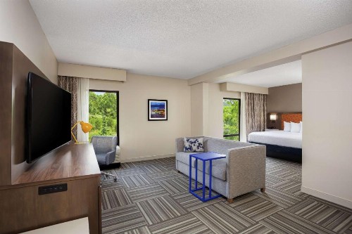 Hampton Inn Kingsport - image 29