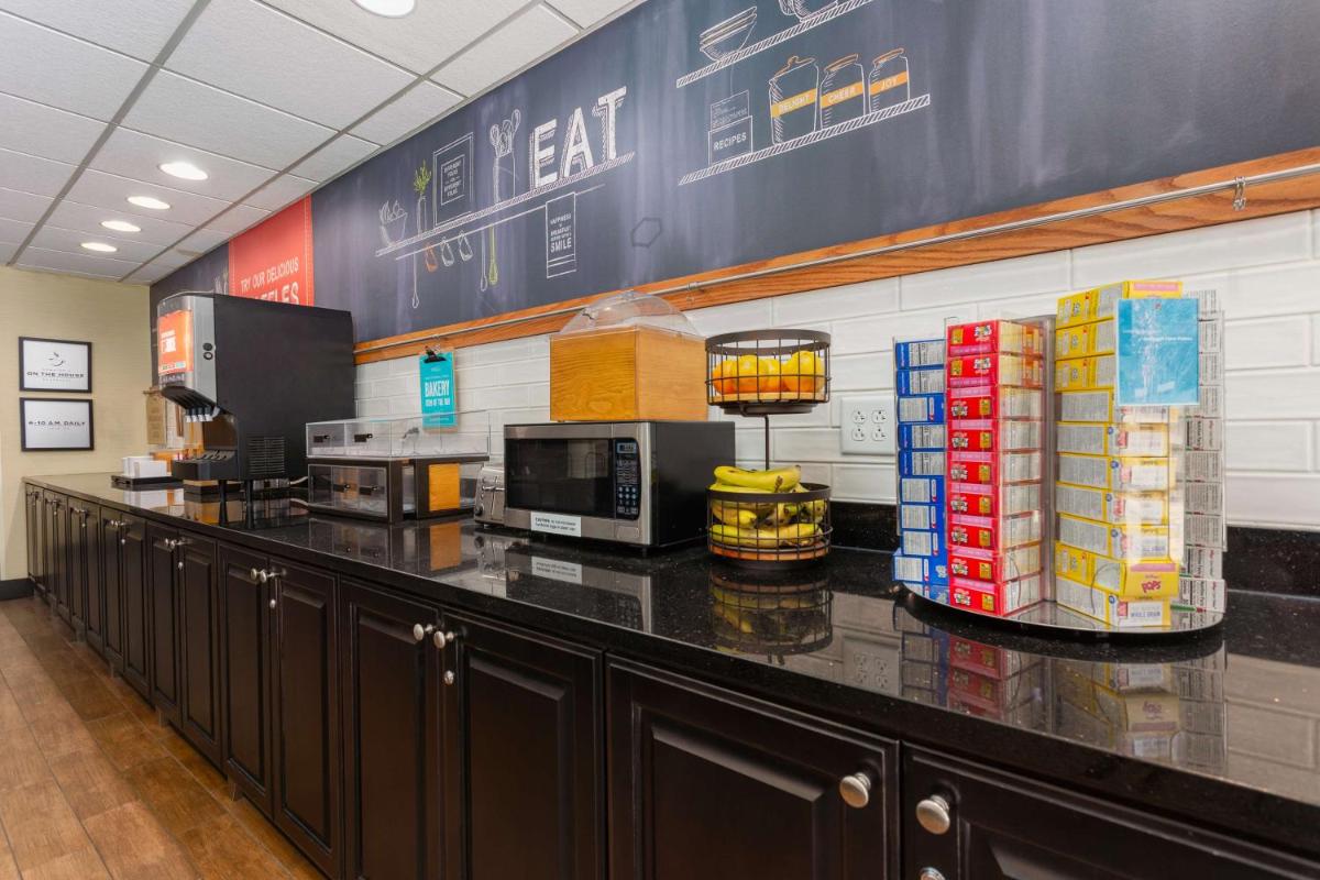 Hampton Inn Kingsport - image 6