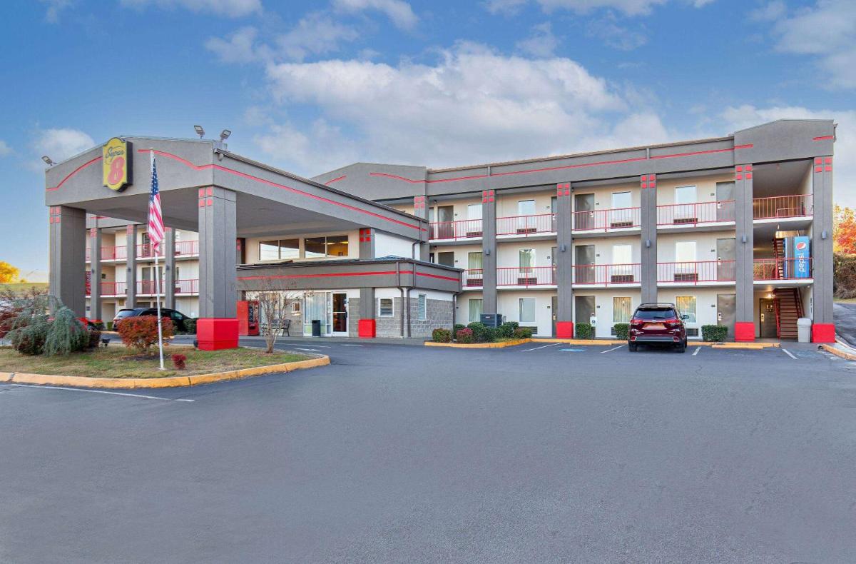 Super 8 by Wyndham Kingsport - main image