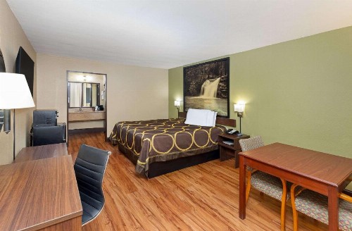 Super 8 by Wyndham Kingsport - image 14