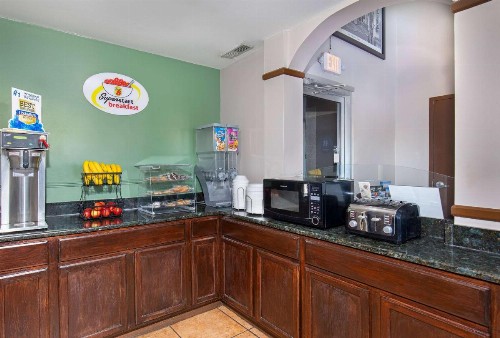 Super 8 by Wyndham Kingsport - image 15
