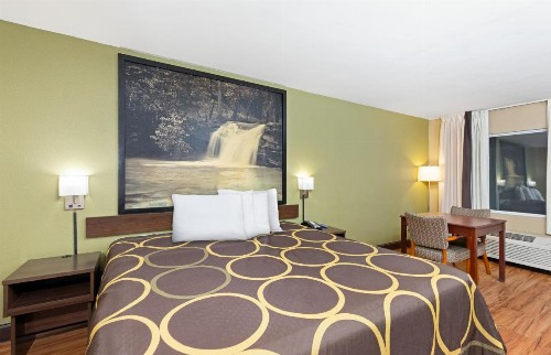 Super 8 by Wyndham Kingsport - image 16