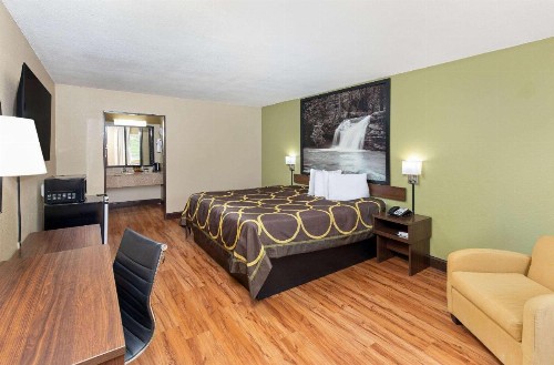 Super 8 by Wyndham Kingsport - image 17