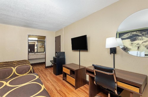 Super 8 by Wyndham Kingsport - image 19