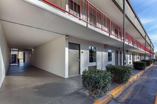 Super 8 by Wyndham Kingsport - image 20
