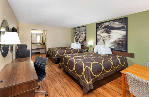 Super 8 by Wyndham Kingsport - image 24