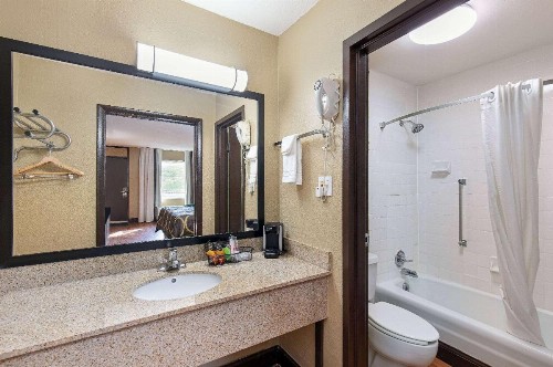 Super 8 by Wyndham Kingsport - image 8