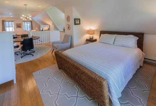 The Carriage House Loft - image 11