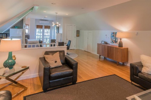 The Carriage House Loft - image 14