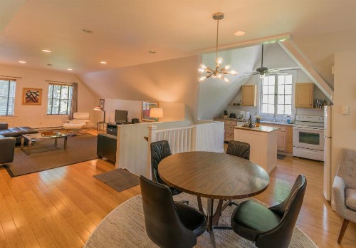 The Carriage House Loft - image 16