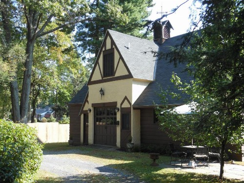 The Carriage House Loft - image 18