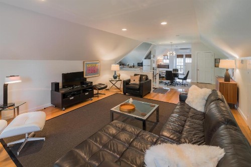 The Carriage House Loft - image 19