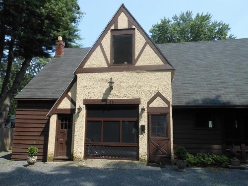 The Carriage House Loft - image 22