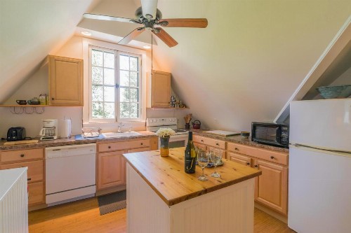 The Carriage House Loft - image 27