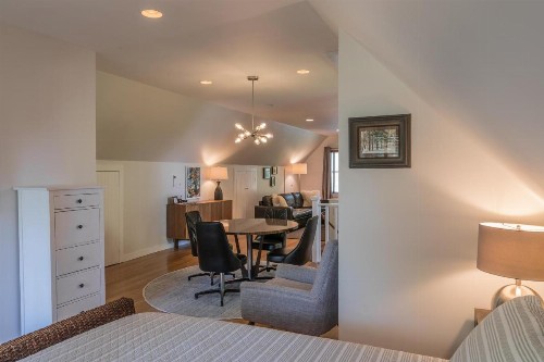 The Carriage House Loft - image 32