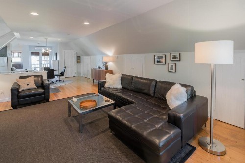 The Carriage House Loft - image 5