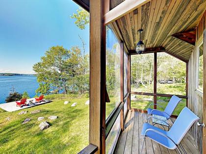 New Listing! Waterfront Paradise With Dock & Views Cottage
