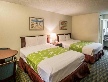 Quality Inn - image 8