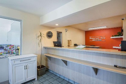 Rodeway Inn Kissimmee Main Gate West - image 6