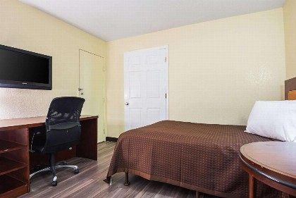 Rodeway Inn Kissimmee Main Gate West - image 8