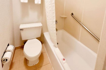 Comfort Inn Maingate - image 25