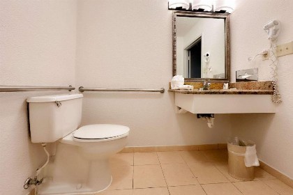 Comfort Inn Maingate - image 30