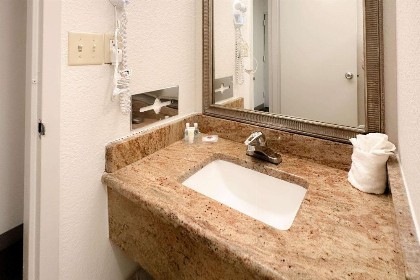 Comfort Inn Maingate - image 42