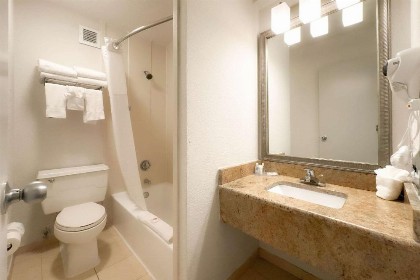 Comfort Inn Maingate - image 48
