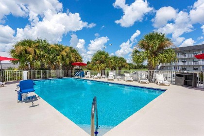 Magic Castle Inn & Suites Motel