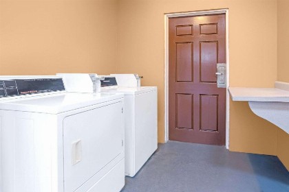 Knights Inn - Kissimmee Orlando - image 31
