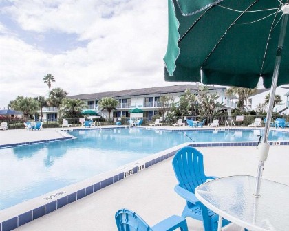Rodeway Inn Maingate - image 2