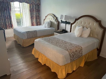 Seralago Hotel & Suites Main Gate East - image 3