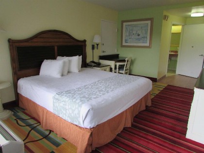 Seralago Hotel & Suites Main Gate East - image 7