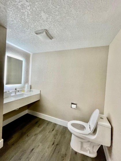 Knights Inn - Maingate Kissimmee - image 50