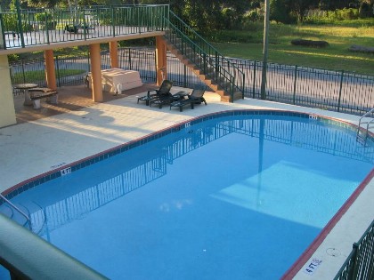Ambassador Inn - image 11