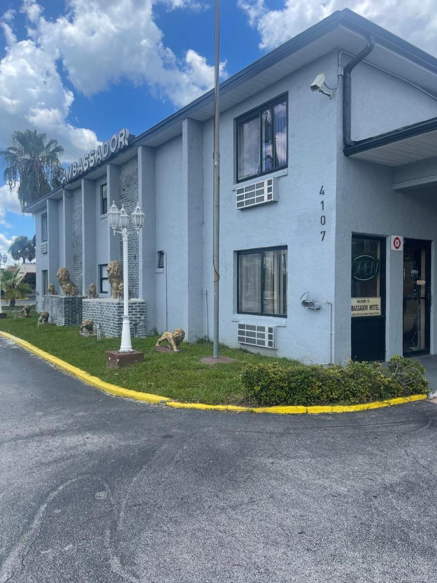 Ambassador Inn - image 2