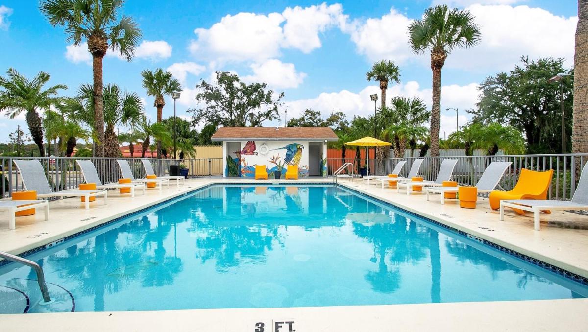 Baymont by Wyndham Kissimmee - main image