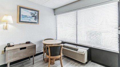 Baymont by Wyndham Kissimmee - image 11