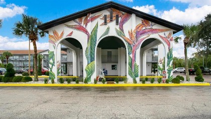Baymont by Wyndham Kissimmee - image 12