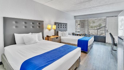 Baymont by Wyndham Kissimmee - image 25
