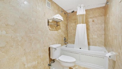 Baymont by Wyndham Kissimmee - image 31