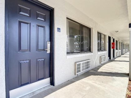 Travelodge Suites by Wyndham Orange - image 21