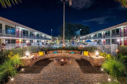 Ramada by Wyndham Kissimmee Gateway - image 12